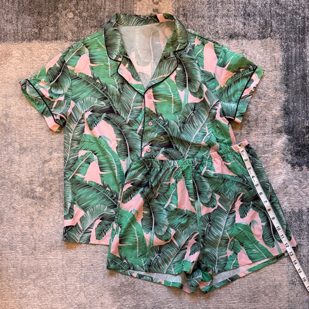 Tropical Leaf Print Pajamas